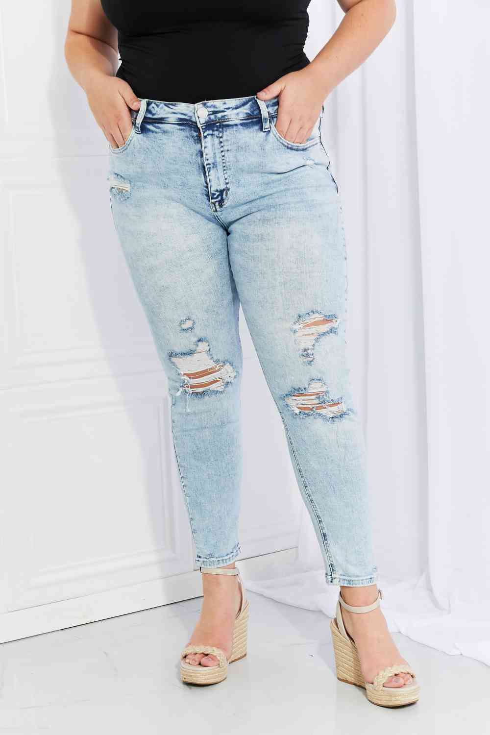 Vervet by Flying Monkey On The Road Full Size Distressed Jeans