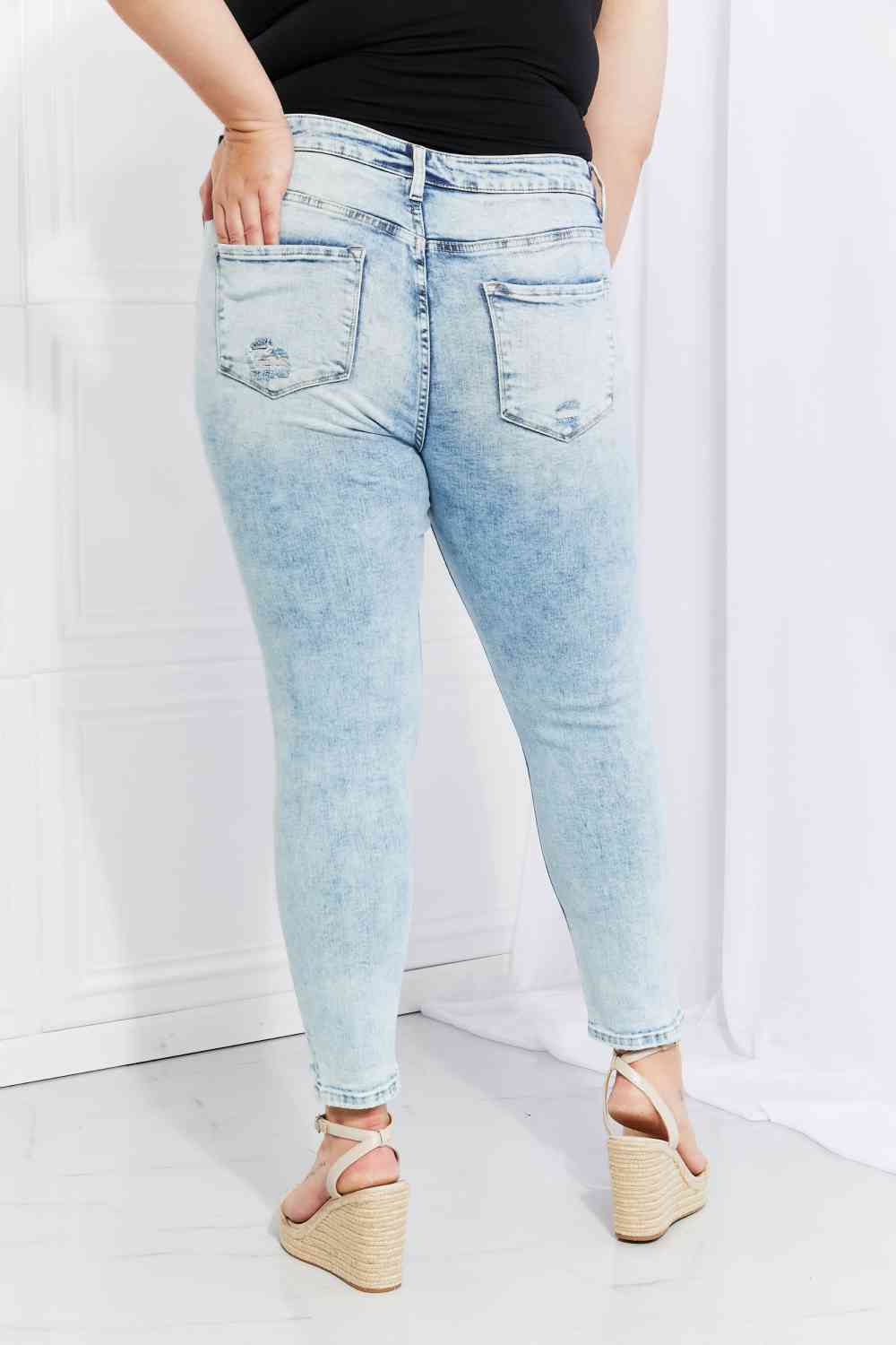 Vervet by Flying Monkey On The Road Full Size Distressed Jeans