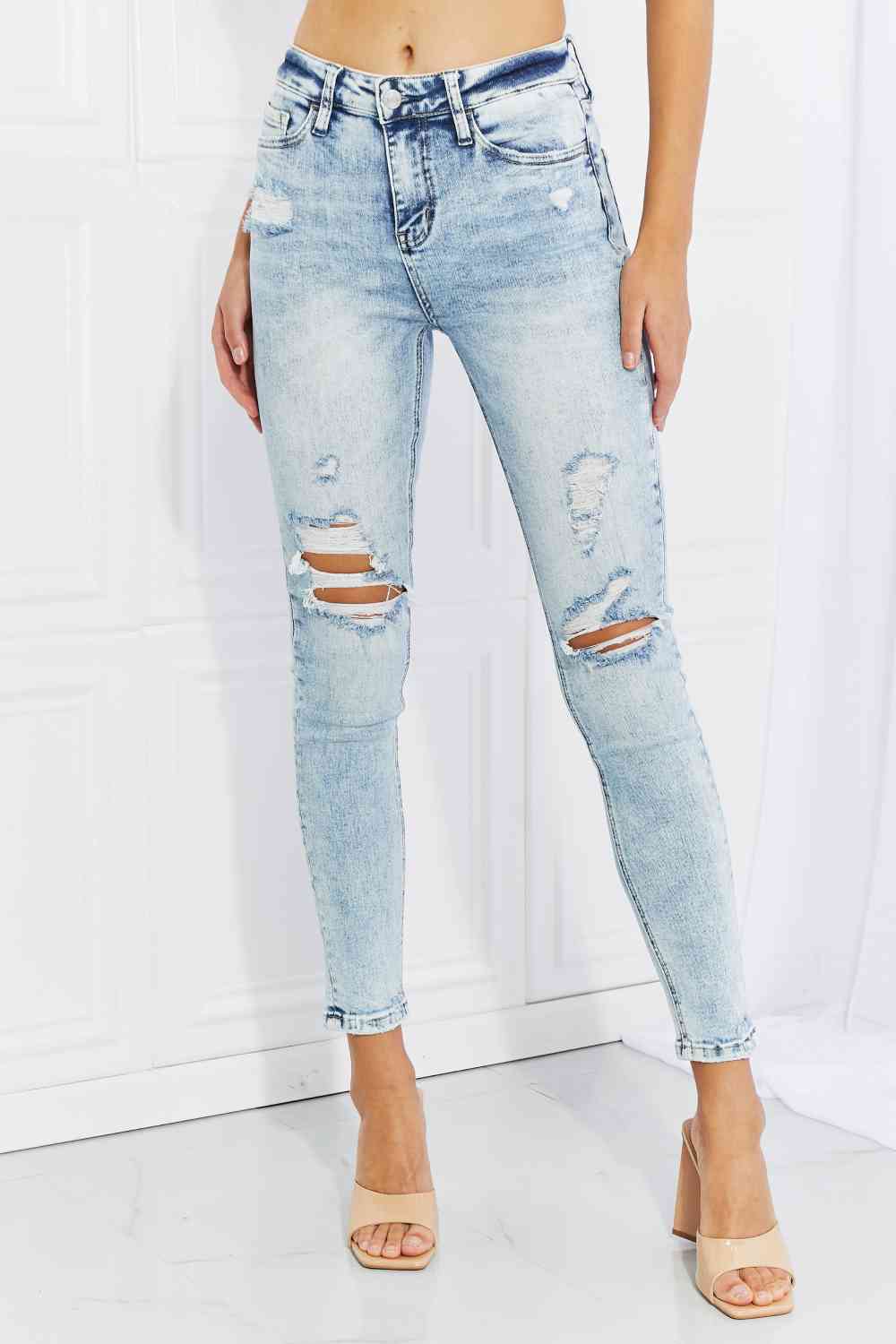 Vervet by Flying Monkey On The Road Full Size Distressed Jeans