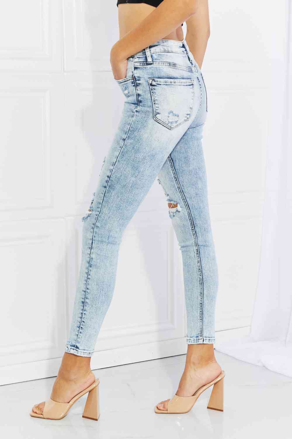 Vervet by Flying Monkey On The Road Full Size Distressed Jeans